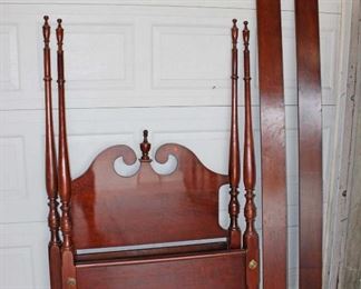 
Lot 799
Vintage Mahogany twin size 4 poster bed with rails
