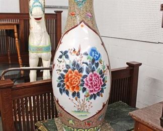 
Lot 801
Palace size Asian decorated porcelain vase
