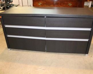 
Lot 814
Contemporary modern design 6 drawer low chest in the natural finish
