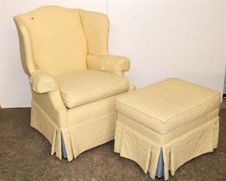 
Lot 821
Ethan Allen 2pc upholstered chair and ottoman in the soft yellow, very clean
