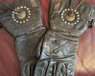 Vintage Willie G fringed leather gloves 