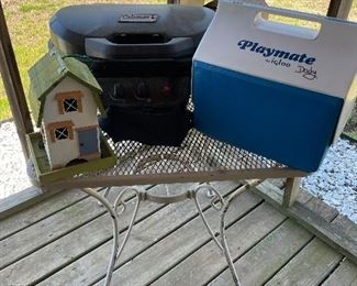 Portable gas grill and outdoor metal table 