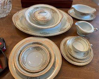 Noritake Bancroft with serving pieces