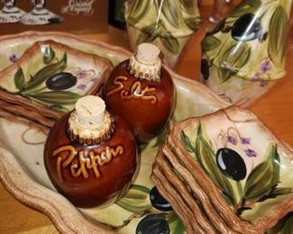 Hull Vintage Salt and Peppers 