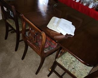 Chippendale Style Table w/Leafs and 6 Dining Chairs 