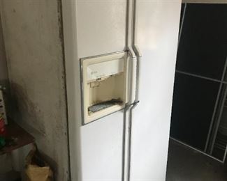 Refrigerator $ 100.00