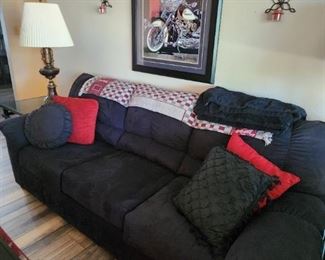 Ashley Furniture couch MAXs8K0