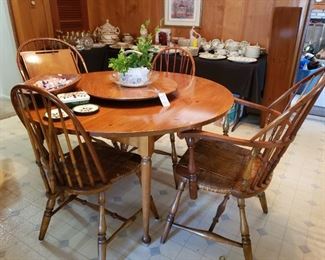 This table has two leaves, the lazy susan is removeable