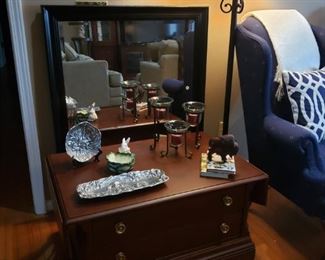 BROYHILL  Drop leaf coffee table