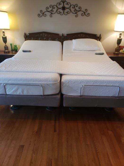 TEMPERPEDIC adjustable split  king bed, headboard not attached so will sell seperate if not interested in headboard. Excellent 
condition. Paperwork and extra attachment cords 