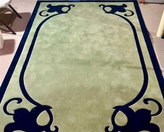 AREA RUG