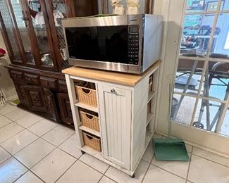 Cute mobile kitchen island with storage