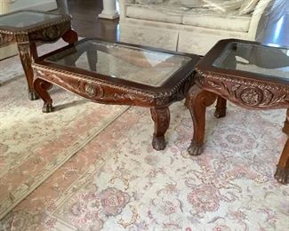 Coffee Table with Matching End Tables *carpet NFS