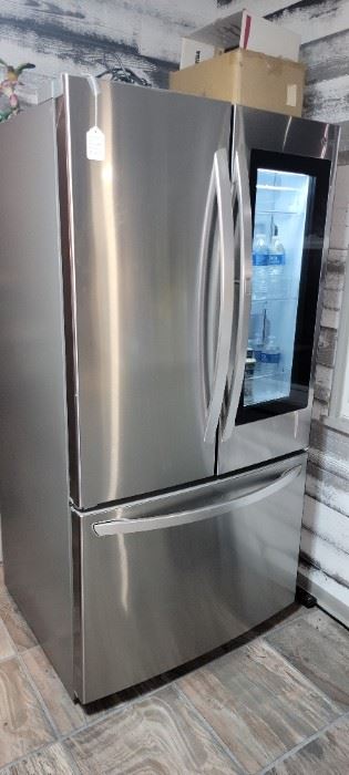 Very nice LG French Door Refrigerator 