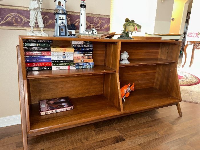 Northside Estate Sale! Great furniture,... starts on 3/3/2023