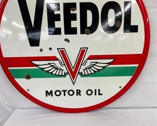 CLOSEUP VEEDOL W/ WINGS