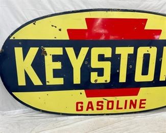 CLOSEUP RIGHTSIDE KEYSTONE