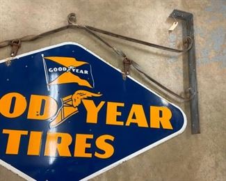 PORC. GOODYEAR CLOSEUP SIDE 2