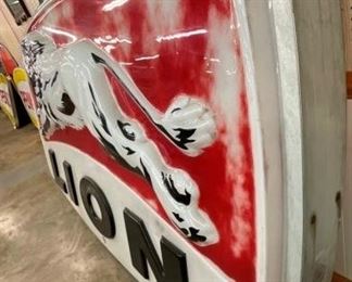 RIGHTSIDE EMB. LION CAN SIGN