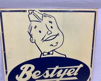 CLOSEUP 30X30 W/ MAN