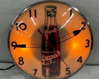 LIGHTED GRAPETTE CLOCK