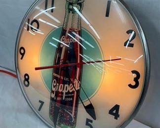 LIGHTED CLOCK W/ BOTTLE