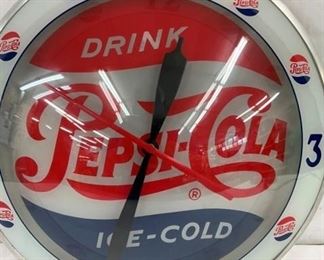 CLOSEUP CLOCK PEPSI