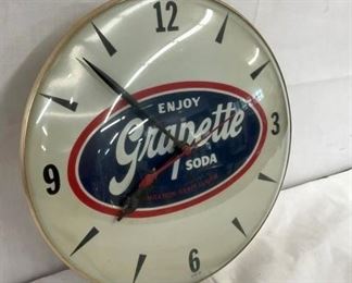 CLOSEUP GRAPETTE CLOCK 10IN