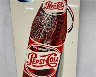 CLOSEUP EMB. PEPSI COLA BOTTLE