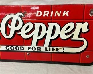 RIGHTSIDE PORC. DR. PEPPER SIGN