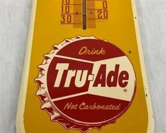 CLOSEUP BOTTLE TRU ADE THERM.
