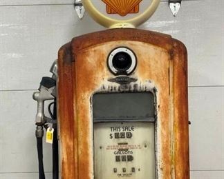 CLOSE UP LATE 1940'S BENNETT PUMP 