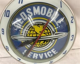 CLOSEUP DOUBLE BUBBLE CLOCK