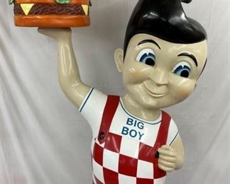 NICE STORE DISPLAY W/ REMOVABLE BURGER