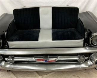 MEASURES 68L X 37W X 33H