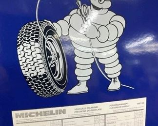 CLOSEUP NICE GRAPHICS AND COLOR