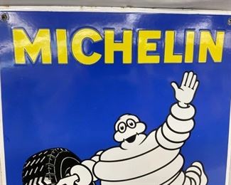 TOP CLOSEUP MICHELIN MAN