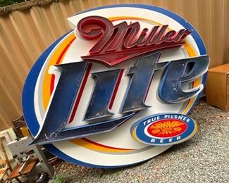 LG UNUSUAL MILLER LITE NEON CAN SIGN