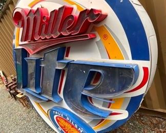 MILLER LIGHT NEON SIGN