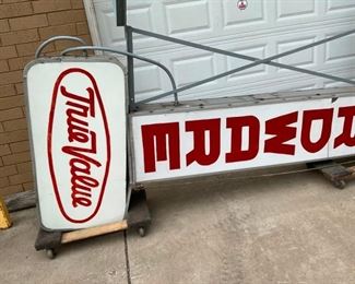 MEASURES 120X47 W/ 10IN CAN