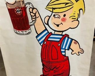 CLOSEUP W/ DENNIS NICE GRAPHICS