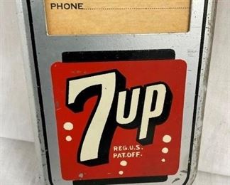 CLOSEUP 7UP W/ BUBBLES