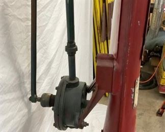 CLOSE UP EXTERNAL PUMP