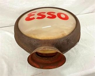 CLOSEUP BASE PUMP GLOBE