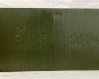 BACKVIEW ROYAL CROWN SIGN