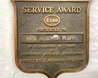 CLOSEUP 7X8 WALL PLAQUE