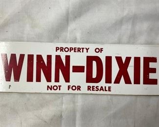 CLOSEUP PORC. WINN-DIXIE SIGN