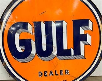 CLOSE UP GULF DEALER SIGN 