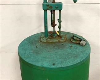 CLOSE UP KEROSENE PUMP 