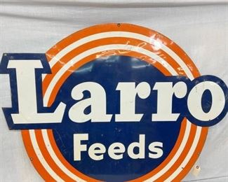CLOSE UP LARRO FEED SIGN 
